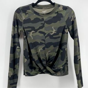 Old Navy Breathe On Knotted Top Green Camo Long Sleeves XS